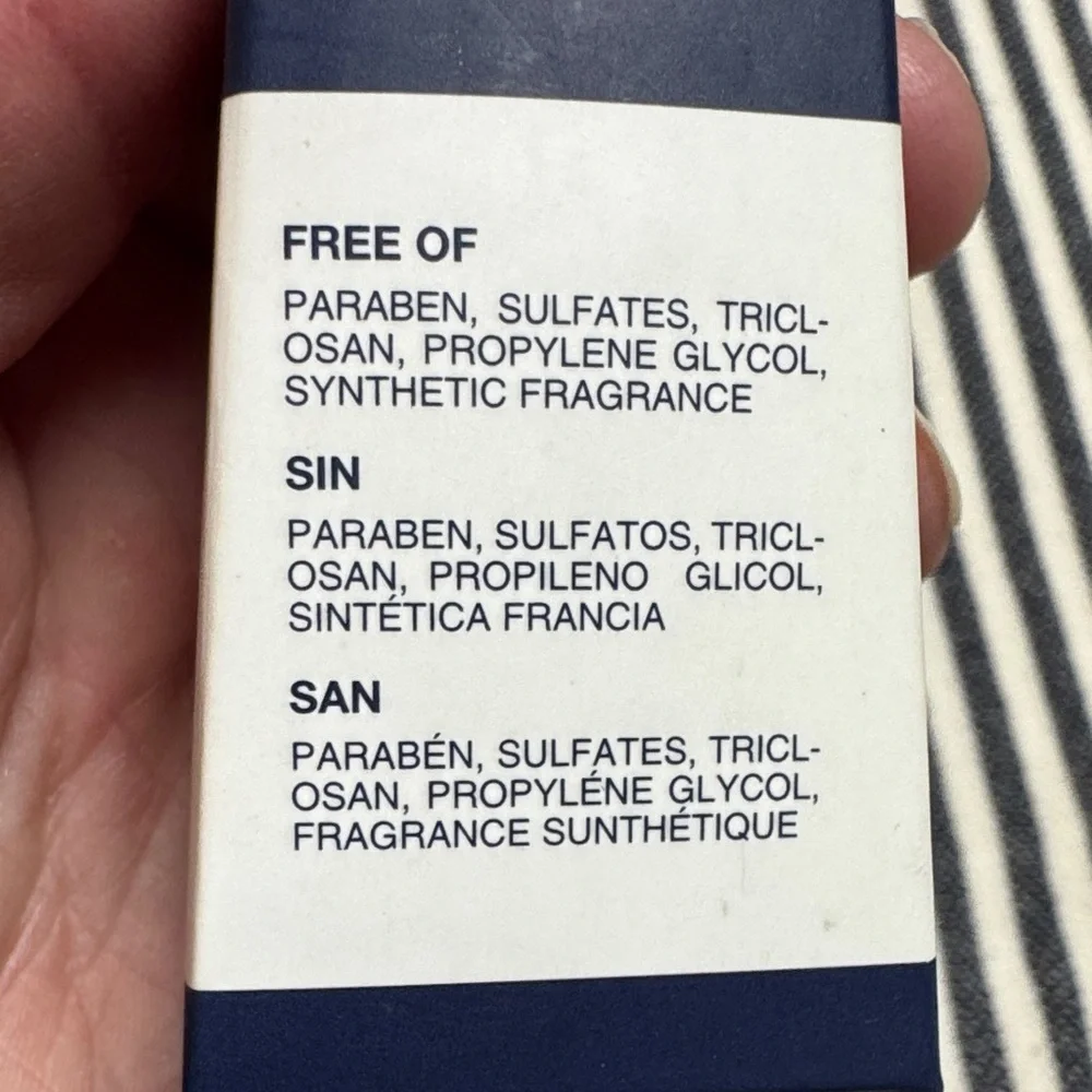 Venique Eyeliner Waterproof Gel by Cailyn